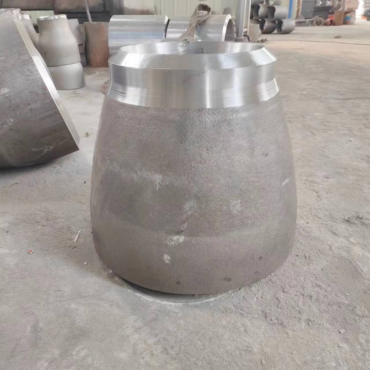 厚壁异径管